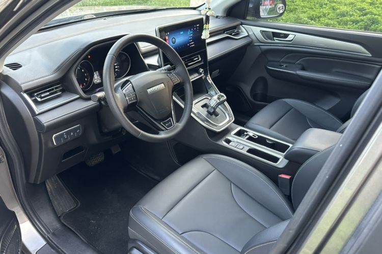 Used Haval M6 2021 PLUS 1.5T DCT Luxury Smart Connectivity Model Interior 3