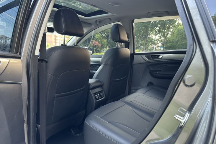 Used Haval M6 2021 PLUS 1.5T DCT Luxury Smart Connectivity Model Interior 4