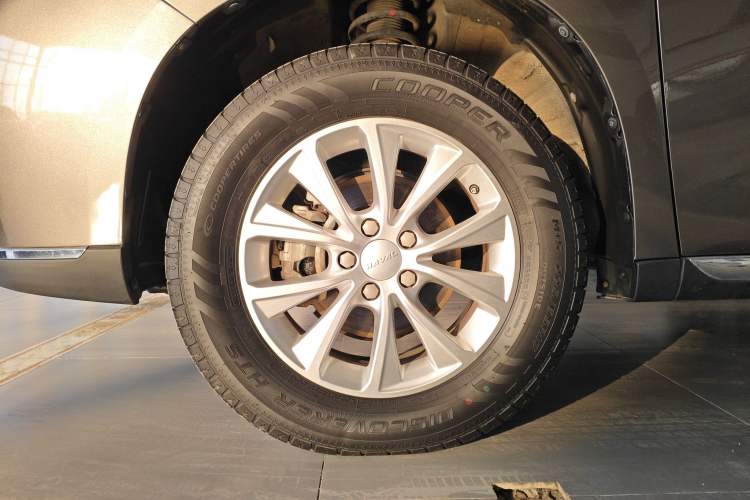 Used Haval M6 2021 PLUS 1.5T DCT Luxury Smart Connectivity Model Left Front Wheel Hub