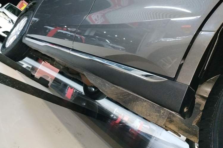 Used Haval M6 2021 PLUS 1.5T DCT Elite Smart Connectivity Model Left Side Sill