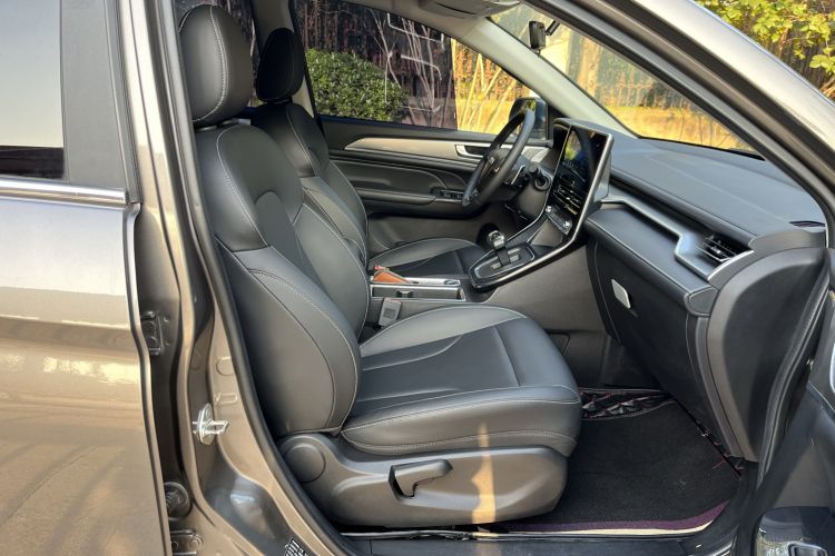 Used Haval M6 2021 PLUS 1.5T DCT Luxury Smart Connectivity Model Right Front Seat