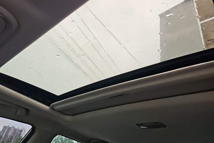 Used Haval M6 2021 PLUS 1.5T DCT Luxury Smart Connectivity Model Headliner