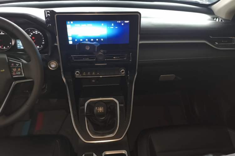 Used Haval M6 2021 PLUS 1.5T Manual Luxury Smart Connectivity Model Audio And AC Panel
