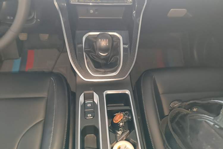 Used Haval M6 2021 PLUS 1.5T Manual Luxury Smart Connectivity Model Gear Lever