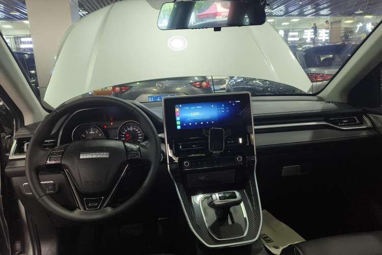 Used Haval M6 2021 PLUS 1.5T DCT Luxury Smart Connectivity Model Center Console