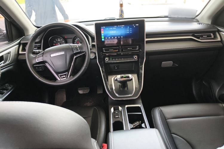 Used Haval M6 2021 PLUS 1.5T DCT Luxury Smart Connectivity Model Center Console