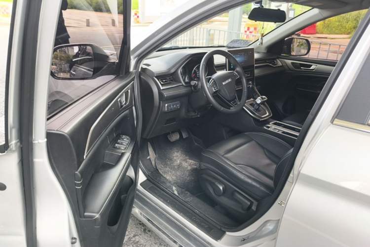 Used Haval M6 2021 PLUS 1.5T DCT Luxury Smart Connectivity Model Driver Seat