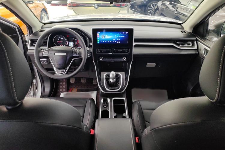 Used Haval M6 2021 PLUS 1.5T Manual Luxury Smart Connectivity Model Interior 3