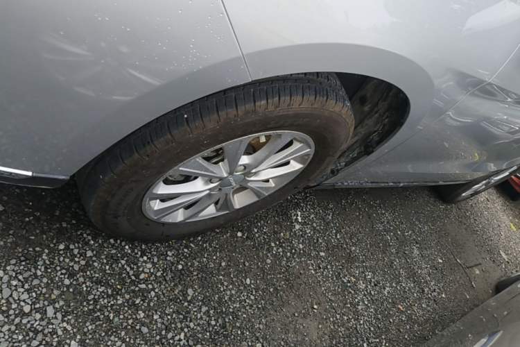 Used Haval M6 2021 PLUS 1.5T DCT Luxury Smart Connectivity Model Left Front Wheel Hub
