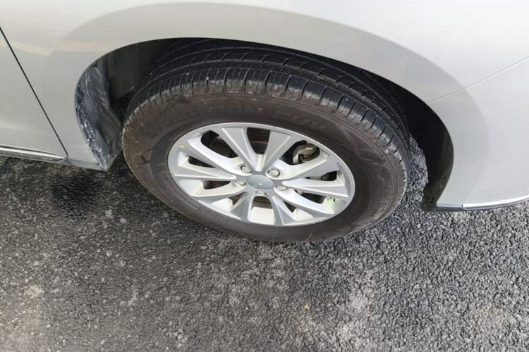 Used Haval M6 2021 PLUS 1.5T DCT Luxury Smart Connectivity Model Right Front Wheel Hub