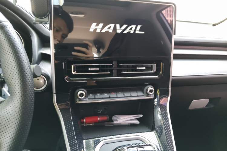 Used Haval M6 2021 PLUS 1.5T DCT Comfort Edition Audio And AC Panel