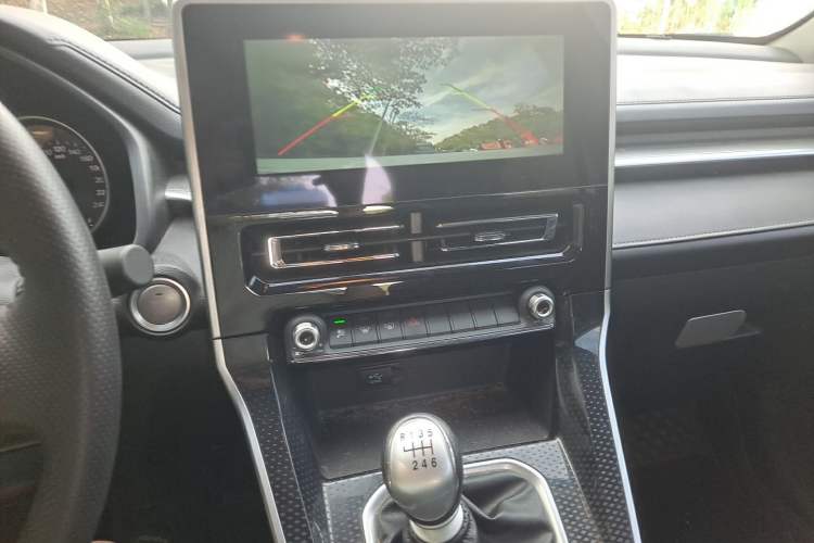 Used Haval M6 2021 PLUS 1.5T Manual Luxury Smart Connectivity Model Audio And AC Panel