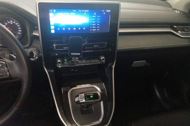 Used Haval M6 2021 PLUS 1.5T DCT Luxury Smart Connectivity Model Audio And AC Panel