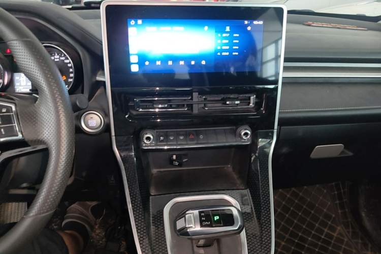 Used Haval M6 2021 PLUS 1.5T DCT Elite Smart Connectivity Model Audio And AC Panel