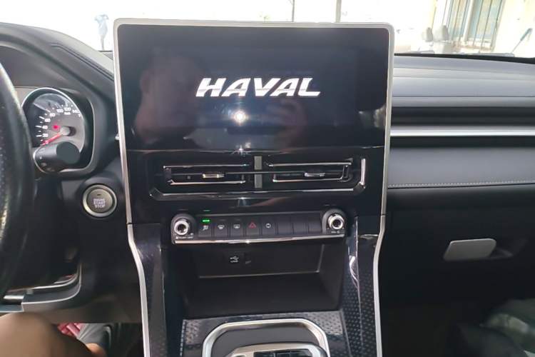 Used Haval M6 2021 PLUS 1.5T DCT Elite Smart Connectivity Model Audio And AC Panel