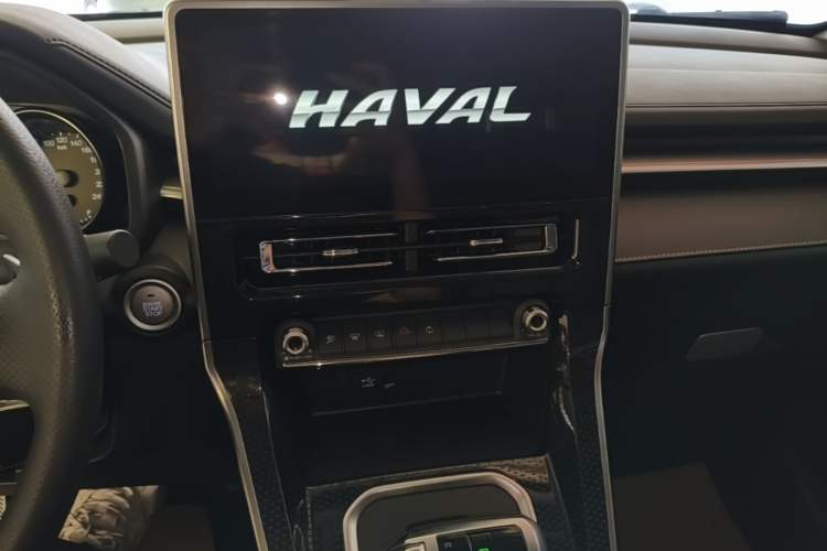 Used Haval M6 2021 PLUS 1.5T DCT Luxury Smart Connectivity Model Audio And AC Panel