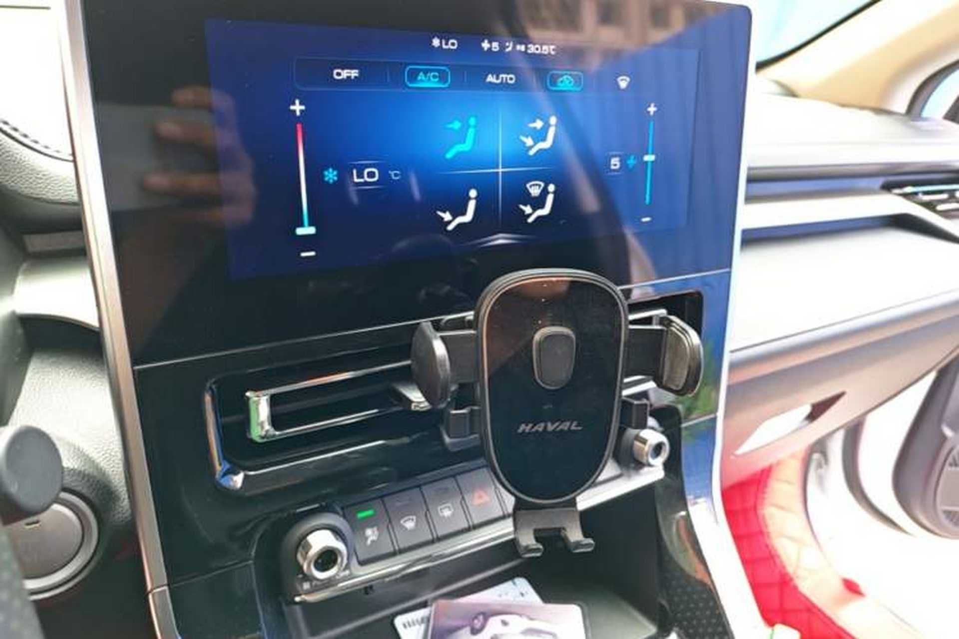 Used Haval M6 2021 PLUS 1.5T Manual Elite Smart Connectivity Model Audio And AC Panel