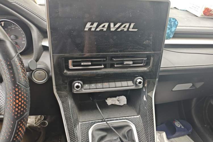 Used Haval M6 2021 PLUS 1.5T Manual Elite Smart Connectivity Model Audio And AC Panel