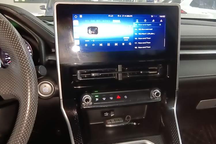 Used Haval M6 2021 PLUS 1.5T DCT Elite Smart Connectivity Model Audio And AC Panel