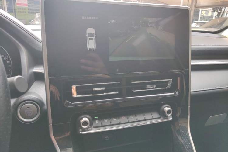 Used Haval M6 2021 PLUS 1.5T DCT Comfort Edition Audio And AC Panel