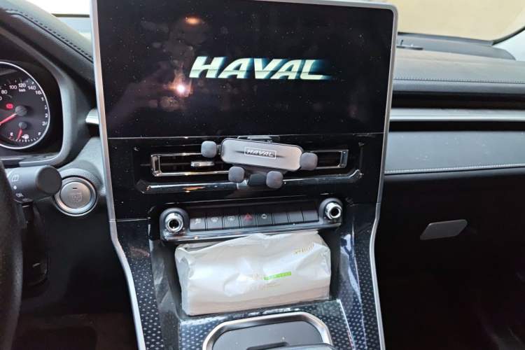 Used Haval M6 2021 PLUS 1.5T DCT Luxury Smart Connectivity Model Audio And AC Panel