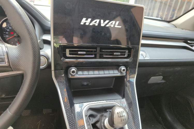 Used Haval M6 2021 PLUS 1.5T Manual Luxury Smart Connectivity Model Audio And AC Panel