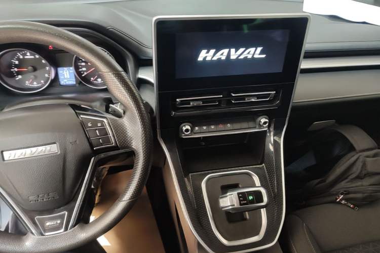 Used Haval M6 2021 PLUS 1.5T DCT Elite Smart Connectivity Model Audio And AC Panel