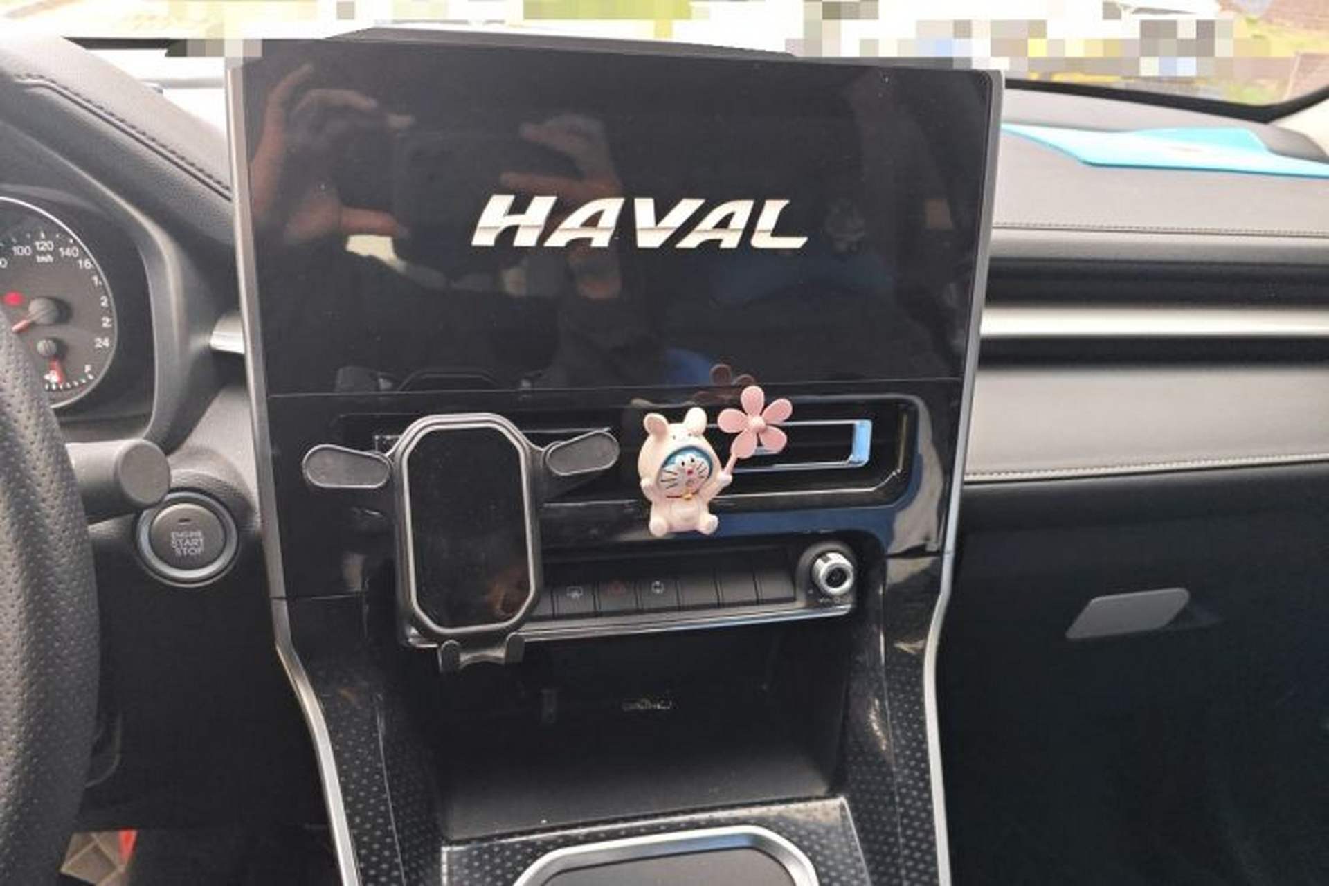 Used Haval M6 2021 PLUS 1.5T DCT Luxury Smart Connectivity Model Audio And AC Panel