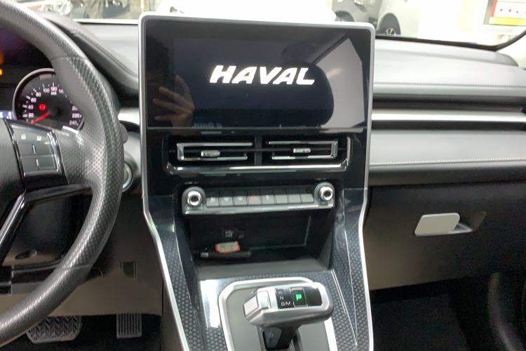 Used Haval M6 2021 PLUS 1.5T DCT Comfort Edition Audio And AC Panel
