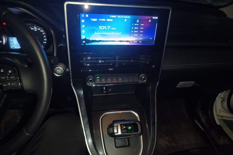 Used Haval M6 2021 PLUS 1.5T DCT Luxury Smart Connectivity Model Audio And AC Panel