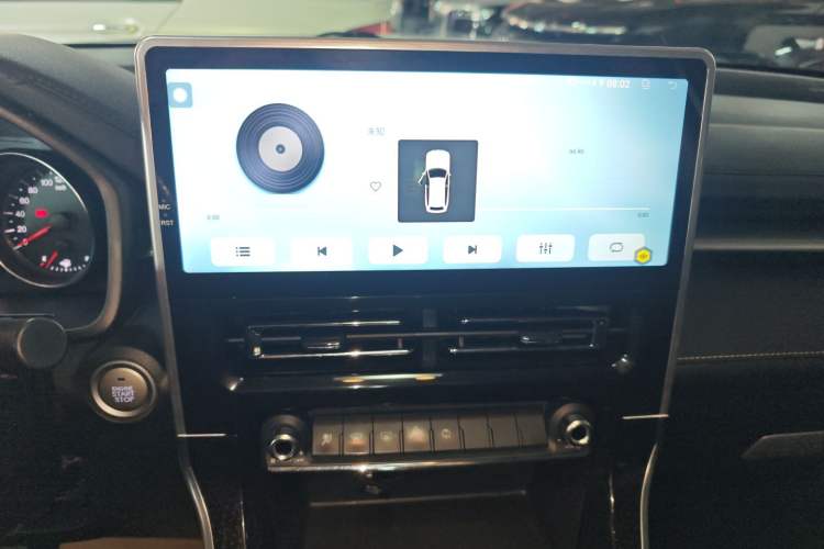 Used Haval M6 2021 PLUS 1.5T DCT Luxury Smart Connectivity Model Audio And AC Panel