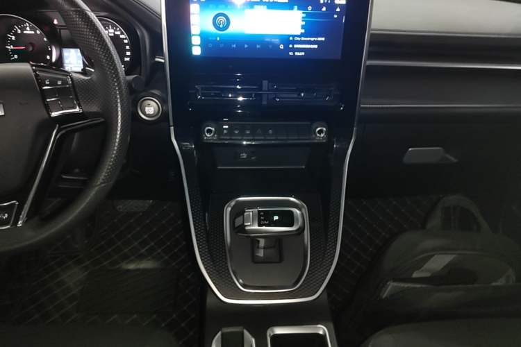 Used Haval M6 2021 PLUS 1.5T DCT Elite Smart Connectivity Model Audio And AC Panel