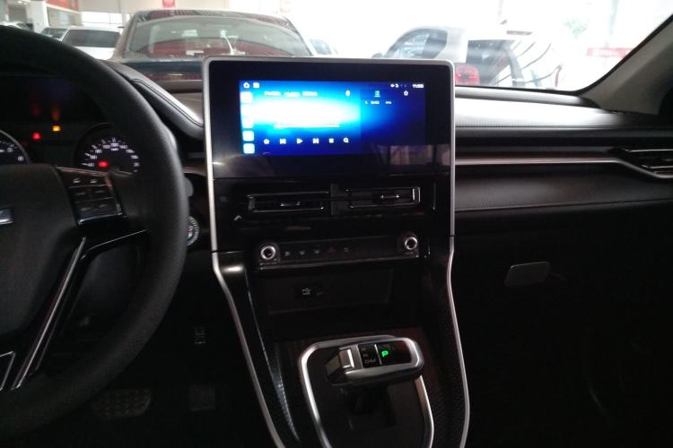 Used Haval M6 2021 PLUS 1.5T DCT Luxury Smart Connectivity Model Audio And AC Panel