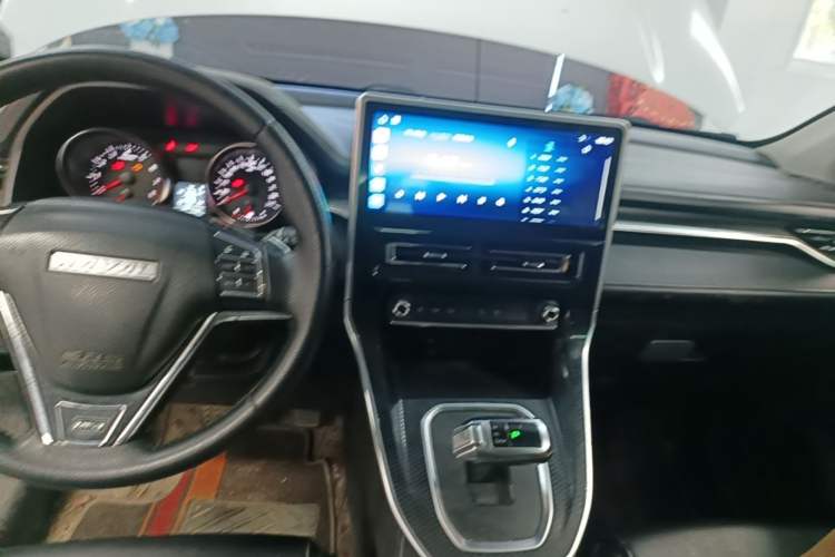 Used Haval M6 2021 PLUS 1.5T DCT Prestige Smart Connectivity Model Audio And AC Panel