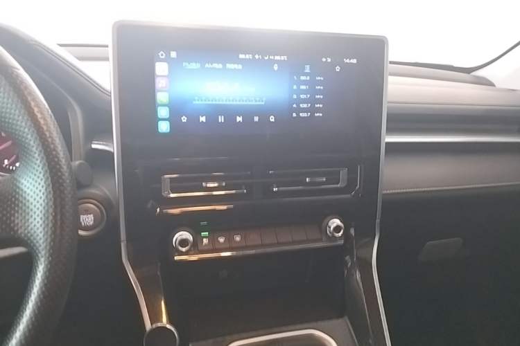 Used Haval M6 2021 PLUS 1.5T Manual Elite Smart Connectivity Model Audio And AC Panel