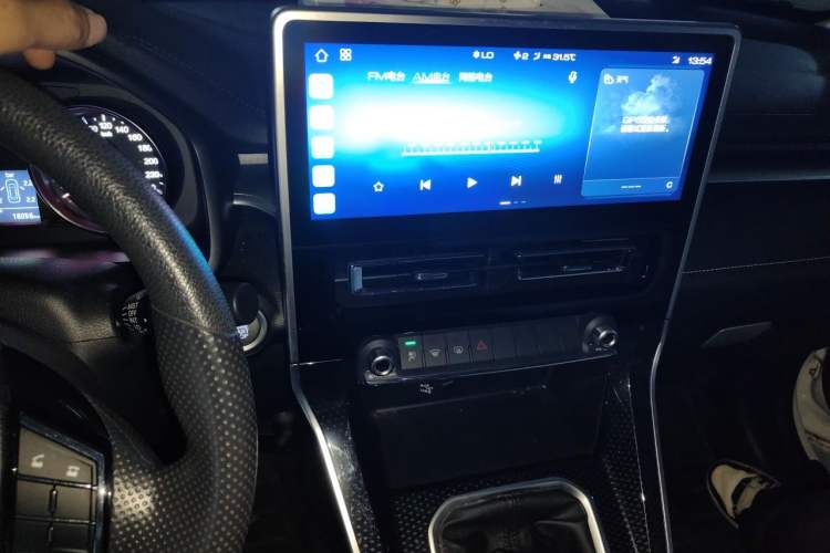 Used Haval M6 2021 PLUS 1.5T Manual Elite Smart Connectivity Model Audio And AC Panel