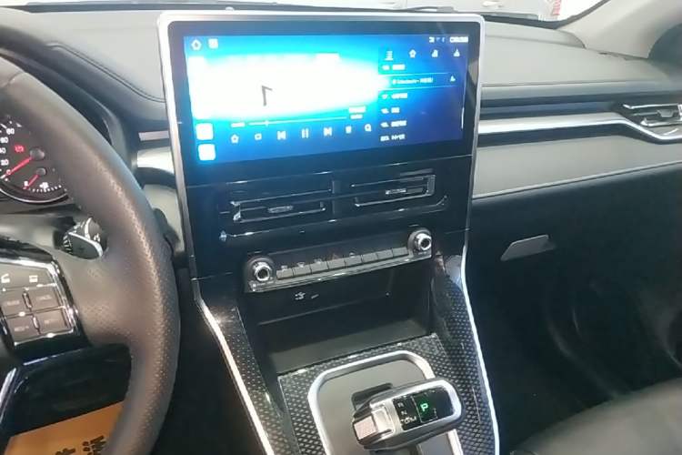 Used Haval M6 2021 PLUS 1.5T DCT Luxury Smart Connectivity Model Audio And AC Panel