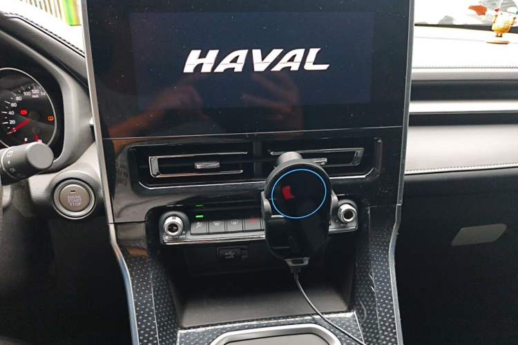 Used Haval M6 2021 PLUS 1.5T DCT Elite Smart Connectivity Model Audio And AC Panel