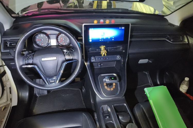 Used Haval M6 2021 PLUS 1.5T DCT Luxury Smart Connectivity Model Center Console