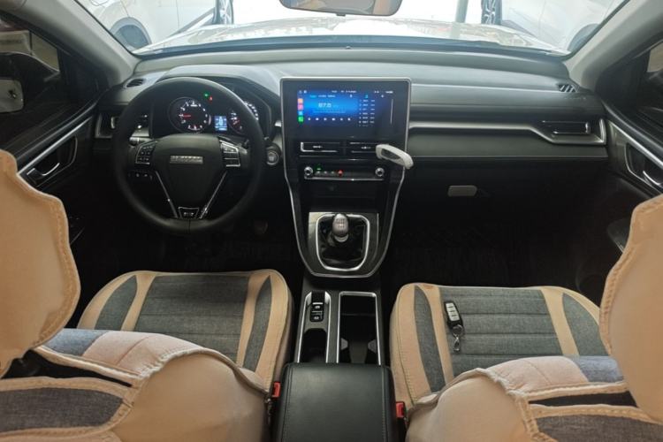 Used Haval M6 2021 PLUS 1.5T Manual Elite Smart Connectivity Model Center Console