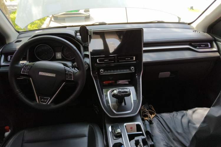 Used Haval M6 2021 PLUS 1.5T DCT Comfort Edition Center Console