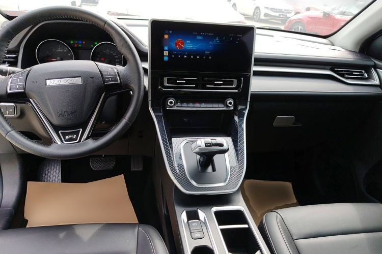Used Haval M6 2021 PLUS 1.5T DCT Luxury Smart Connectivity Model Center Console