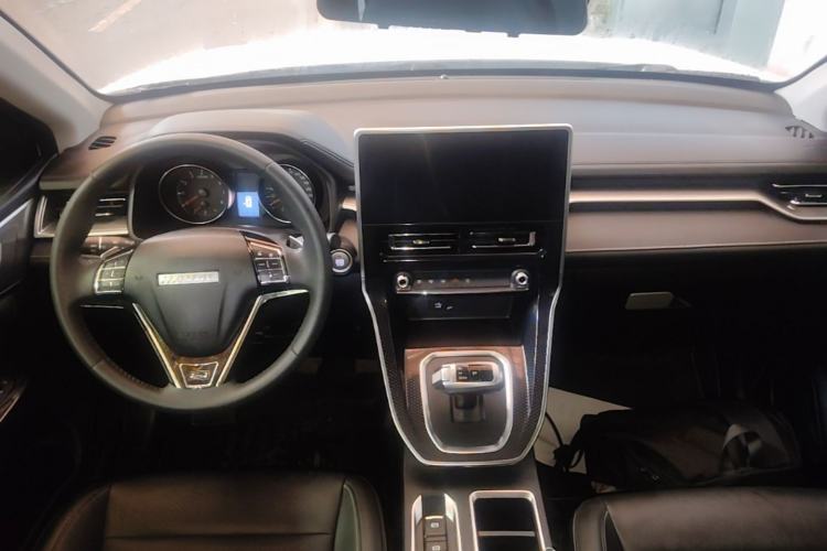 Used Haval M6 2021 PLUS 1.5T DCT Luxury Smart Connectivity Model Center Console