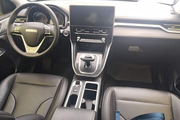 Used Haval M6 2021 PLUS 1.5T DCT Luxury Smart Connectivity Model Center Console