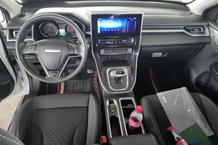 Used Haval M6 2021 PLUS 1.5T DCT Elite Smart Connectivity Model Center Console