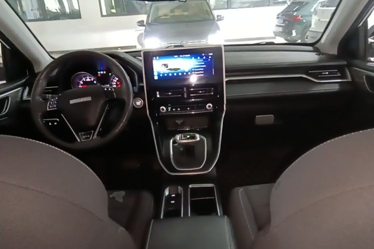 Used Haval M6 2021 PLUS 1.5T DCT Elite Smart Connectivity Model Center Console