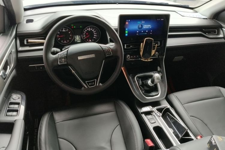 Used Haval M6 2021 PLUS 1.5T Manual Luxury Smart Connectivity Model Center Console