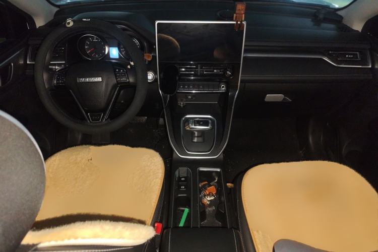 Used Haval M6 2021 PLUS 1.5T DCT Luxury Smart Connectivity Model Center Console