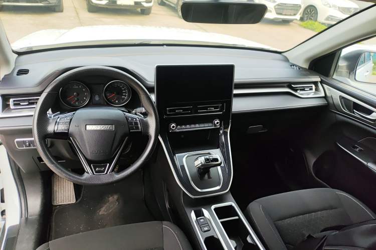 Used Haval M6 2021 PLUS 1.5T DCT Elite Smart Connectivity Model Center Console