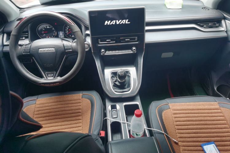 Used Haval M6 2021 PLUS 1.5T Manual Elite Smart Connectivity Model Center Console